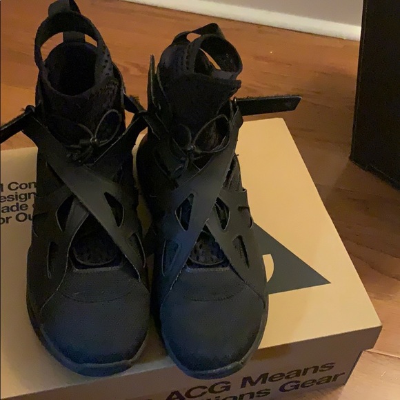 Women’s Jordan Air Latitude 720 - Picture 2 of 8